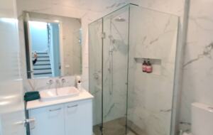 Refined Beachside Retreat with Spacious Living Near Phillip Island - Corinella, Australia