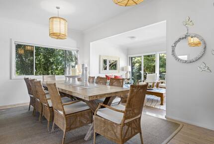 Kirby's Beach Hideaway | Elegant Style Meets Seaside Serenity - Berrara, Australia