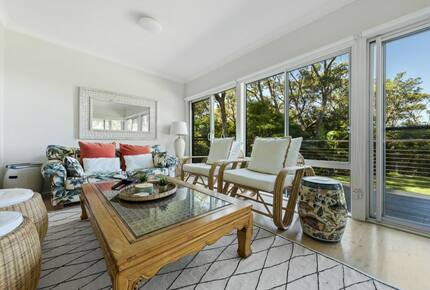 Kirby's Beach Hideaway | Elegant Style Meets Seaside Serenity - Berrara, Australia