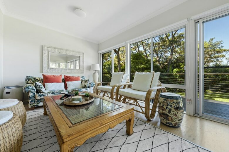 Kirby's Beach Hideaway | Elegant Style Meets Seaside Serenity - Berrara, Australia