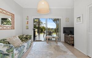 Kirby's Beach Hideaway | Elegant Style Meets Seaside Serenity - Berrara, Australia