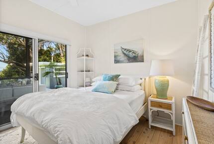 Kirby's Beach Hideaway | Elegant Style Meets Seaside Serenity - Berrara, Australia