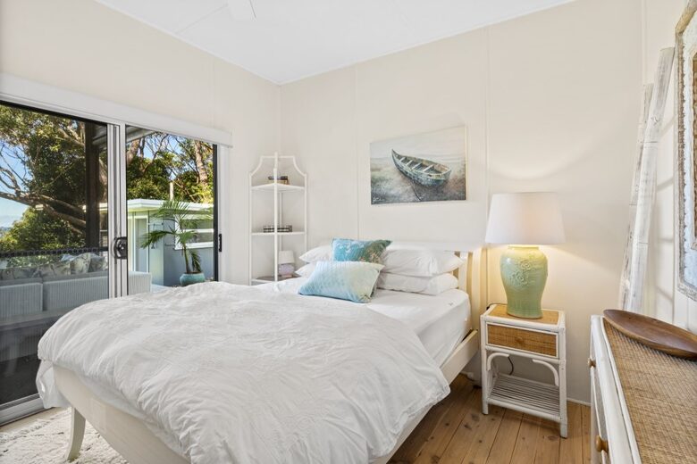 Kirby's Beach Hideaway | Elegant Style Meets Seaside Serenity - Berrara, Australia
