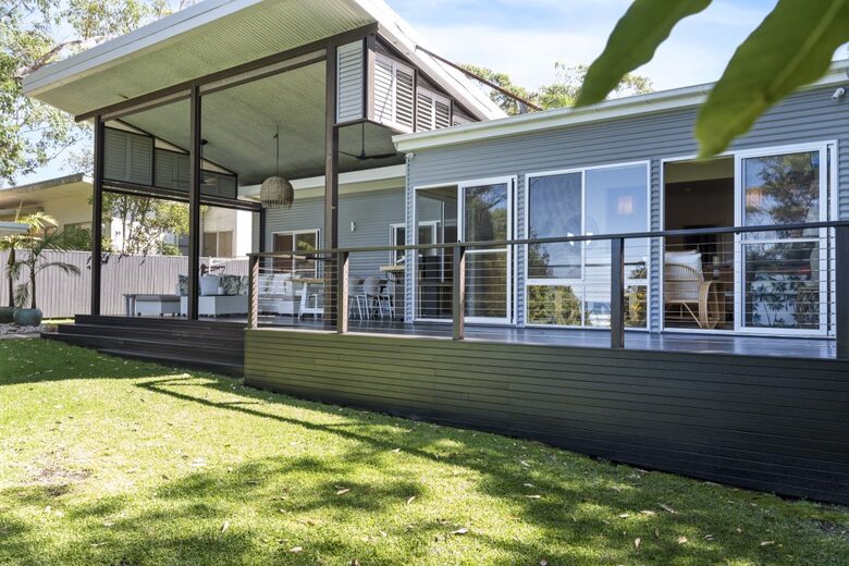 Kirby's Beach Hideaway | Elegant Style Meets Seaside Serenity - Berrara, Australia