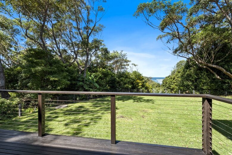 Kirby's Beach Hideaway | Elegant Style Meets Seaside Serenity - Berrara, Australia