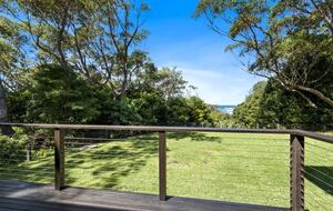 Kirby's Beach Hideaway | Elegant Style Meets Seaside Serenity - Berrara, Australia