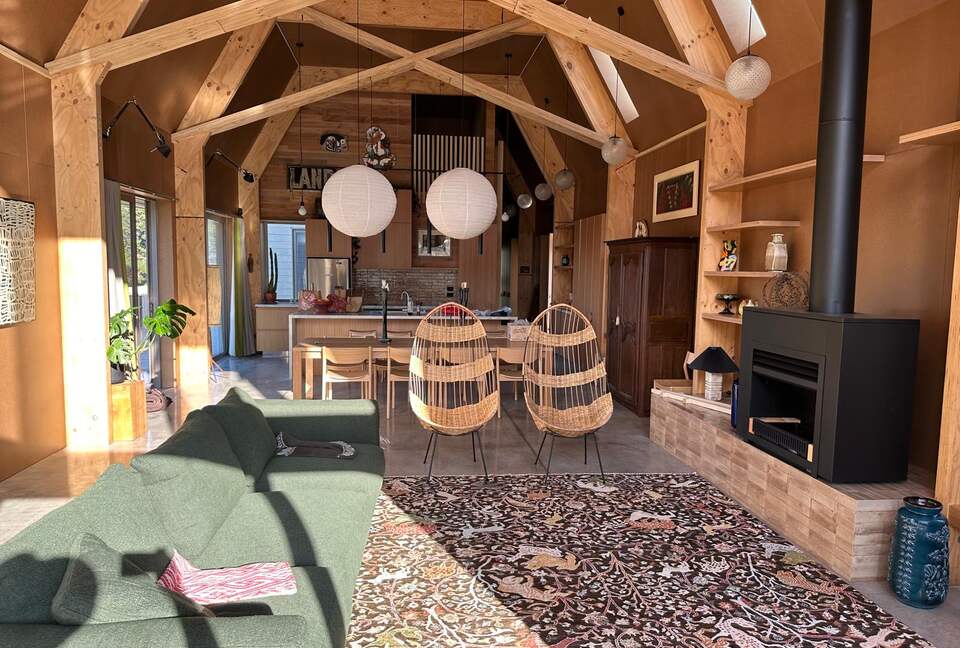 A Bohemian Barn Retreat in Coastal Kapiti - Te Horo, New Zealand