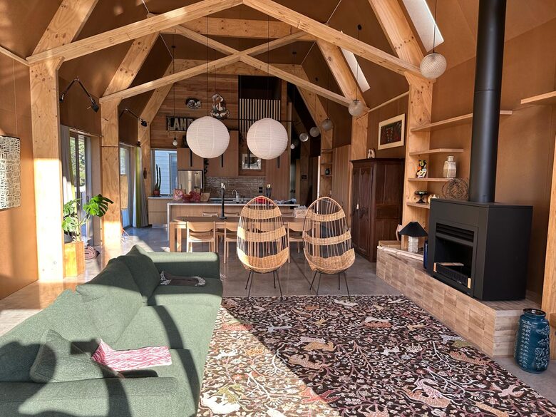 A Bohemian Barn Retreat in Coastal Kapiti - Te Horo, New Zealand