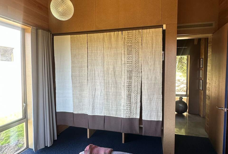 A Bohemian Barn Retreat in Coastal Kapiti - Te Horo, New Zealand