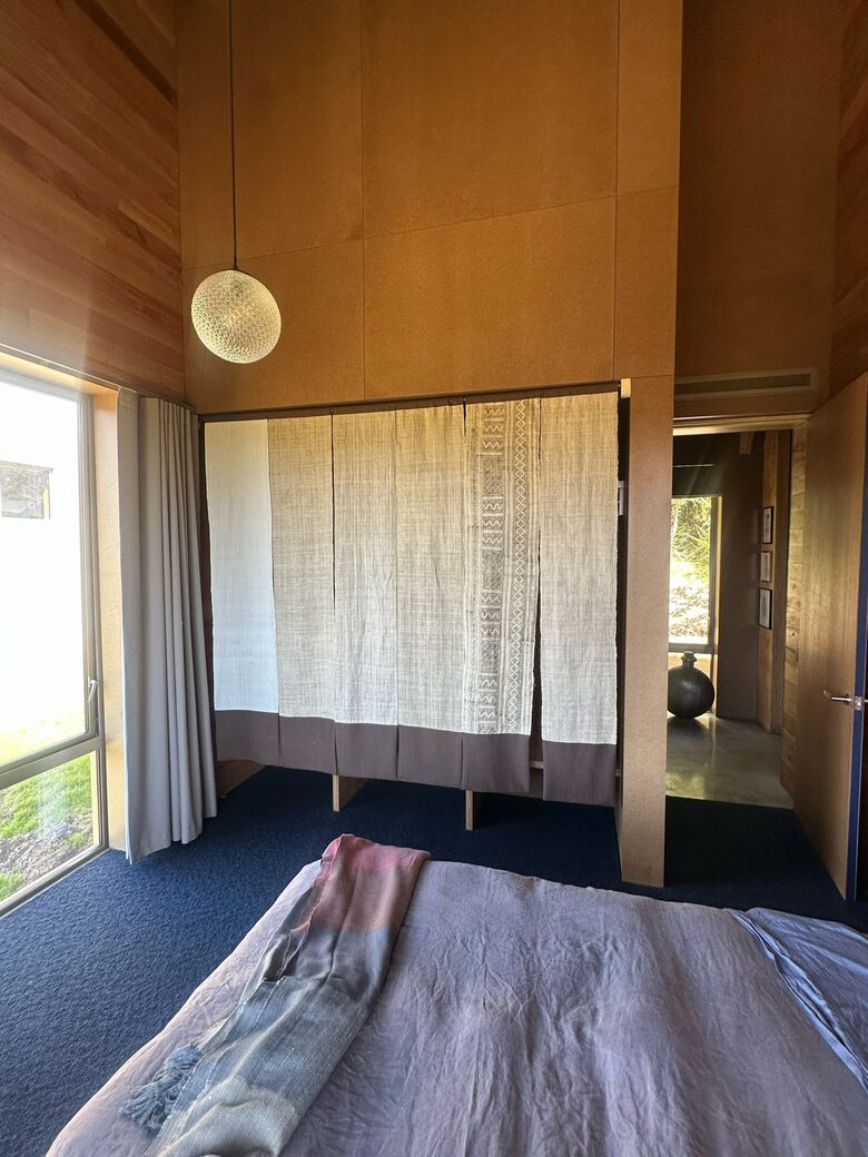 A Bohemian Barn Retreat in Coastal Kapiti - Te Horo, New Zealand