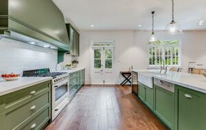 Elegant Mountain Escape in Leura's Leafy Heart - Leura, Australia