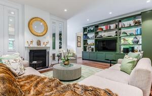 Elegant Mountain Escape in Leura's Leafy Heart - Leura, Australia