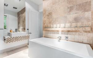 Elegant Mountain Escape in Leura's Leafy Heart - Leura, Australia