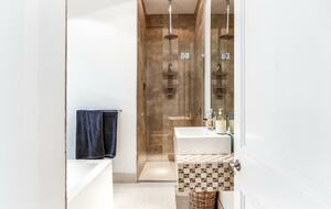 Elegant Mountain Escape in Leura's Leafy Heart - Leura, Australia