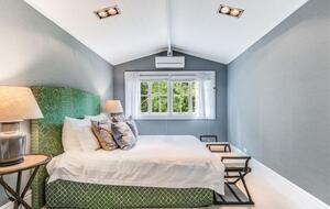 Elegant Mountain Escape in Leura's Leafy Heart - Leura, Australia