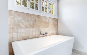 Elegant Mountain Escape in Leura's Leafy Heart - Leura, Australia