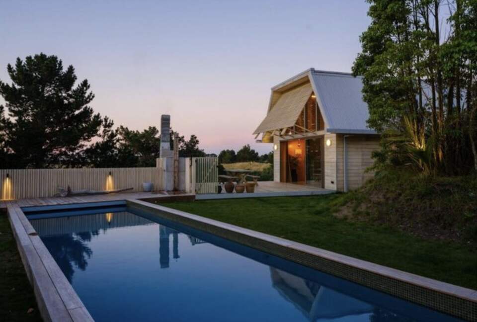 A Bohemian Barn Retreat in Coastal Kapiti - Te Horo, New Zealand