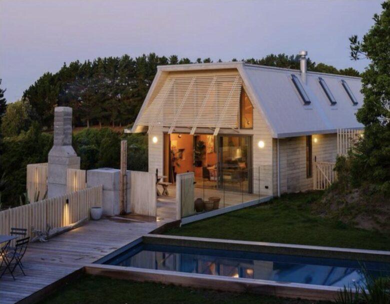 A Bohemian Barn Retreat in Coastal Kapiti - Te Horo, New Zealand