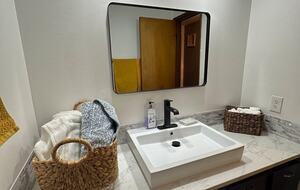 Cozy Comfort Near Downtown Portland - Portland, Oregon