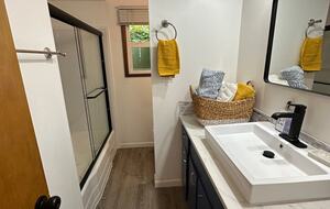 Cozy Comfort Near Downtown Portland - Portland, Oregon