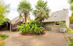 Cozy Comfort Near Downtown Portland - Portland, Oregon