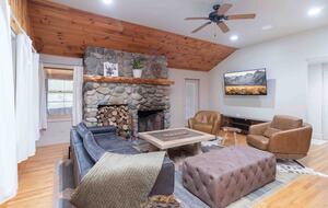 Tranquil Forest Retreat with Private Pond Access - New Portland, Maine