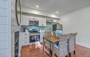 Historic 1880s Downtown Charleston Cottage! - Charleston, South Carolina