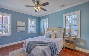 Historic 1880s Downtown Charleston Cottage! - Charleston, South Carolina