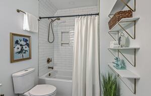 Historic 1880s Downtown Charleston Cottage! - Charleston, South Carolina