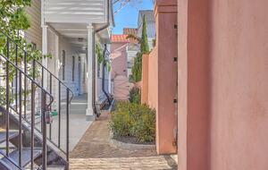 Historic 1880s Downtown Charleston Cottage! - Charleston, South Carolina
