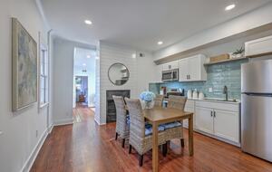 Historic 1880s Downtown Charleston Cottage! - Charleston, South Carolina