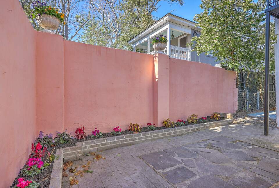Historic 1880s Downtown Charleston Cottage! - Charleston, South Carolina