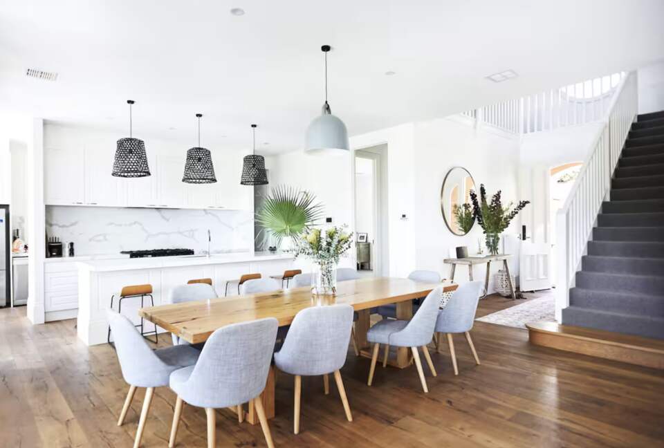 Stylish Sanctuary with Pool, Cinema & Designer Interiors - Mount Martha, Australia