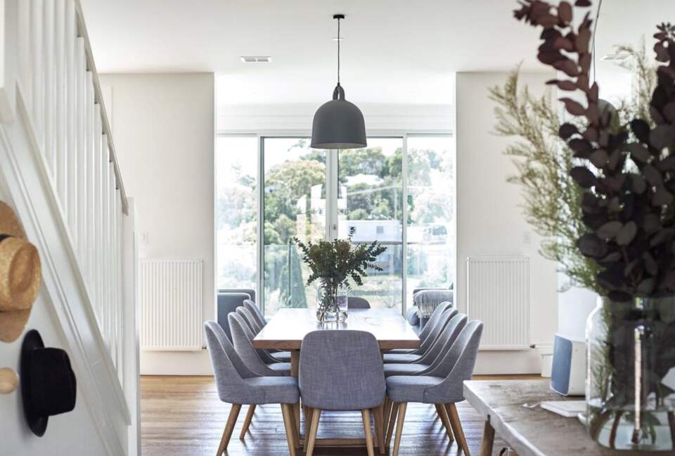 Stylish Sanctuary with Pool, Cinema & Designer Interiors - Mount Martha, Australia