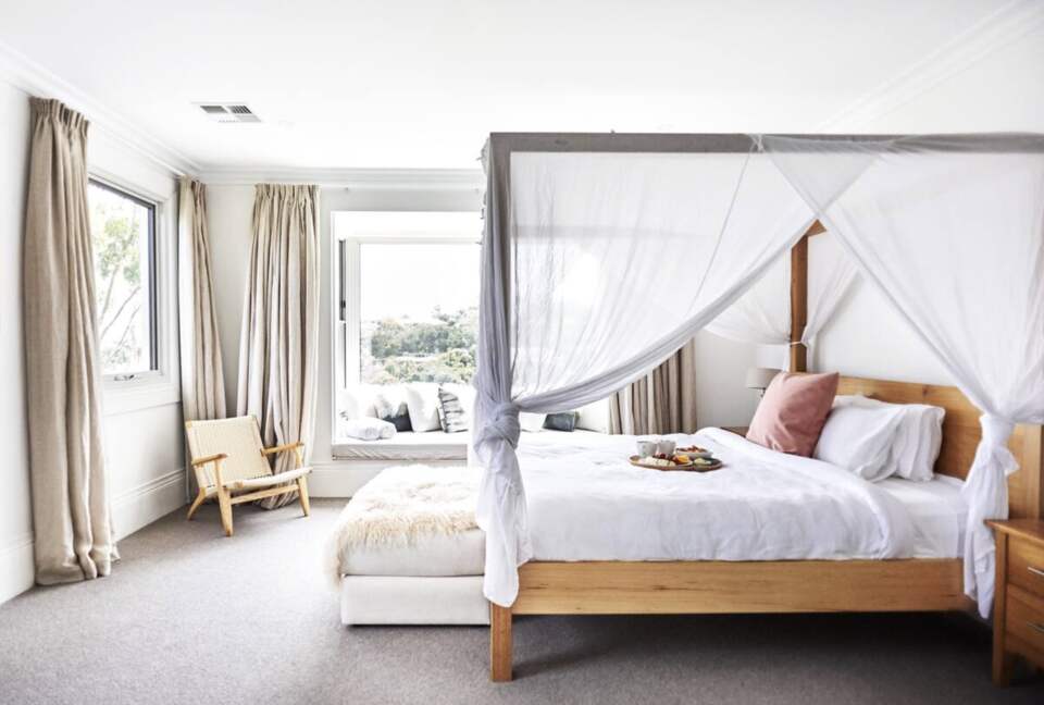 Stylish Sanctuary with Pool, Cinema & Designer Interiors - Mount Martha, Australia