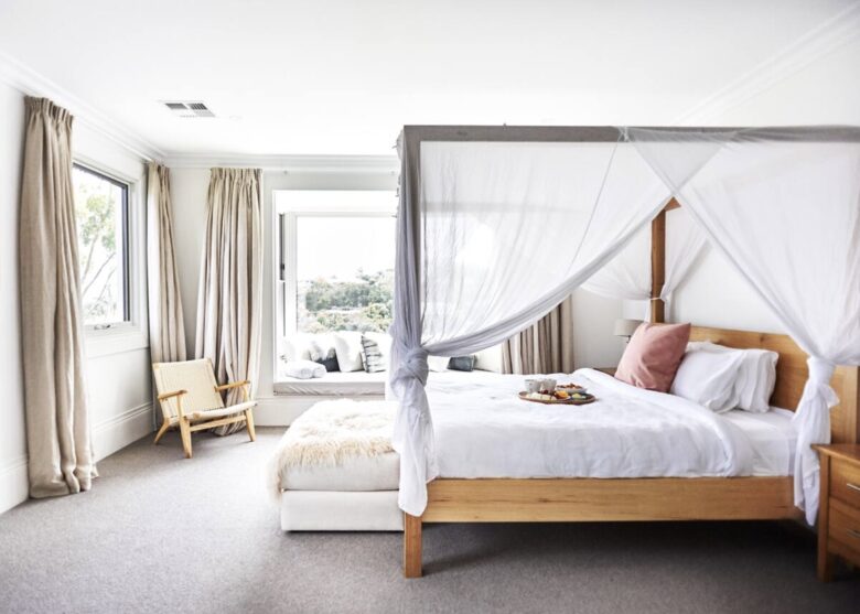 Stylish Sanctuary with Pool, Cinema & Designer Interiors - Mount Martha, Australia