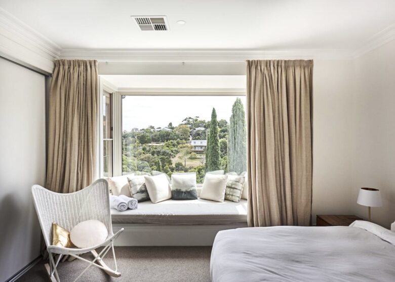 Stylish Sanctuary with Pool, Cinema & Designer Interiors - Mount Martha, Australia