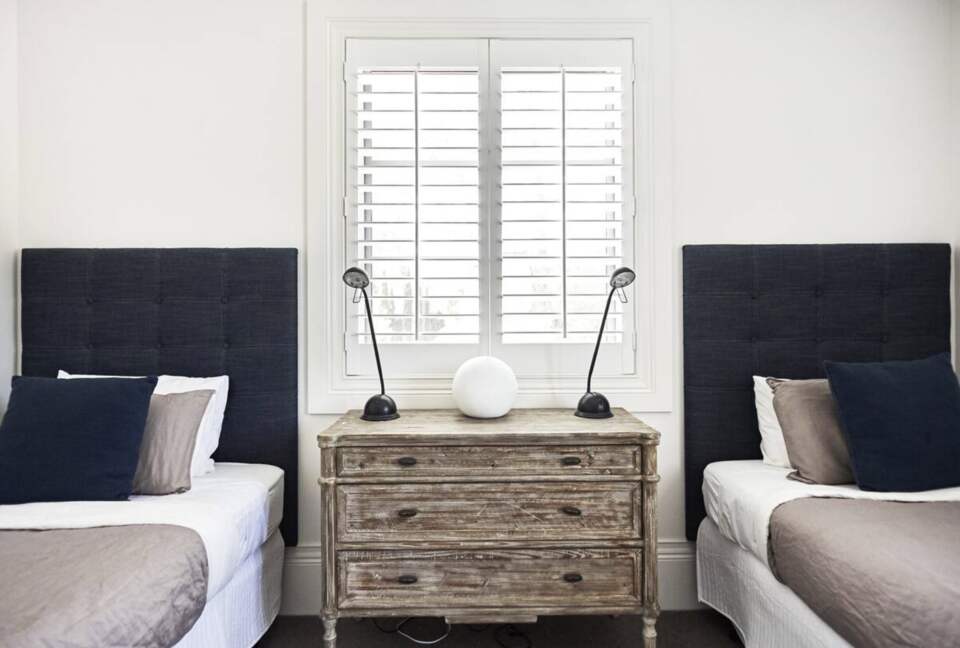 Stylish Sanctuary with Pool, Cinema & Designer Interiors - Mount Martha, Australia