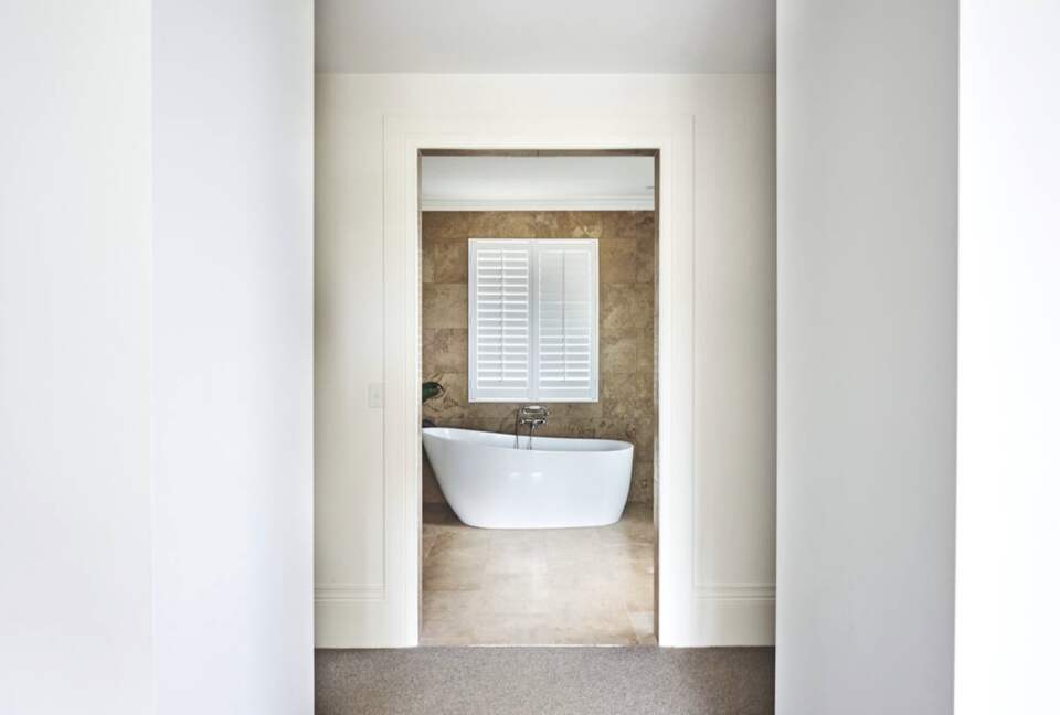 Stylish Sanctuary with Pool, Cinema & Designer Interiors - Mount Martha, Australia