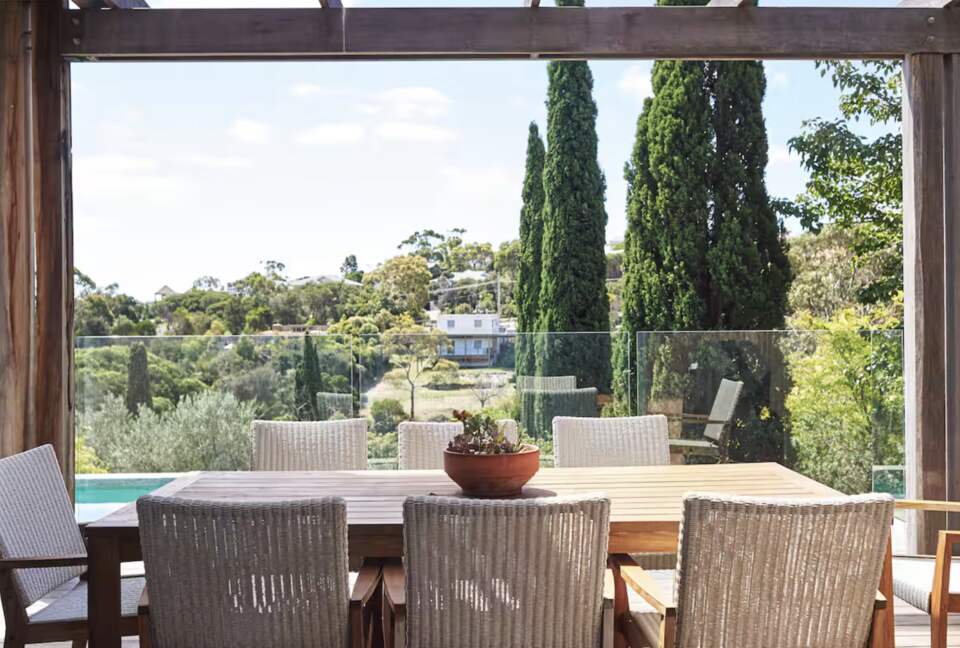 Stylish Sanctuary with Pool, Cinema & Designer Interiors - Mount Martha, Australia