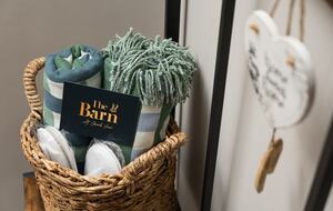 Charming Converted Barn Retreat in the Cotswolds - Wotton-Under-Edge, United Kingdom