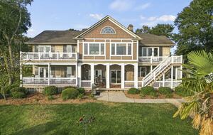 Lakeside Elegance with Game Room & Private Dock - Terrell, North Carolina