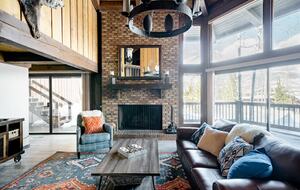 Well-Appointed Townhome Overlooking Dillon Reservoir - Silverthorne, Colorado