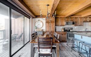 Well-Appointed Townhome Overlooking Dillon Reservoir - Silverthorne, Colorado