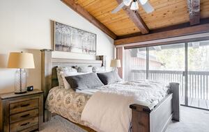 Well-Appointed Townhome Overlooking Dillon Reservoir - Silverthorne, Colorado