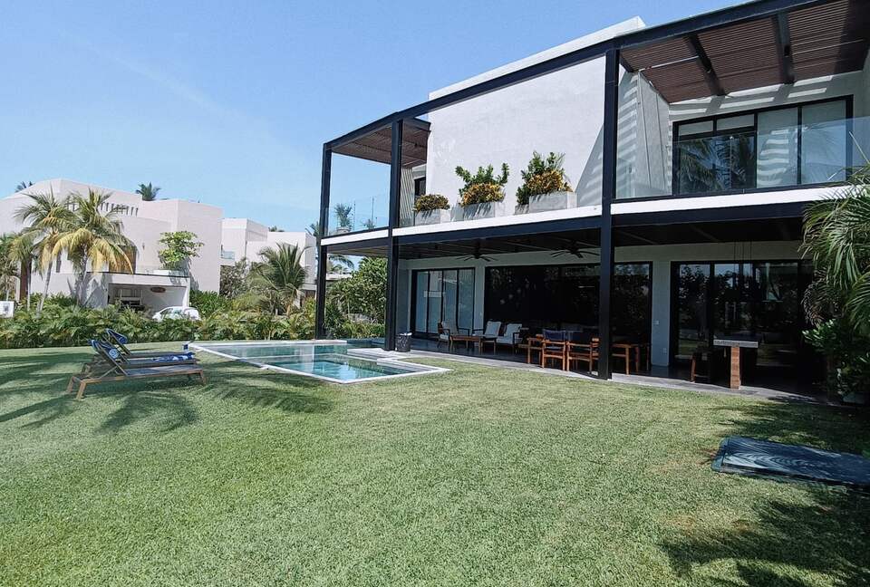 AVYRA - Acapulco de Juarez, Mexico