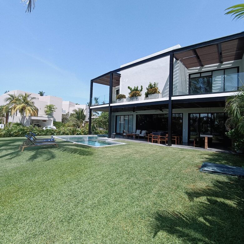 AVYRA - Acapulco de Juarez, Mexico