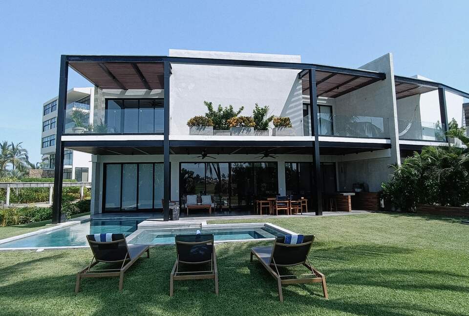 AVYRA - Acapulco de Juarez, Mexico