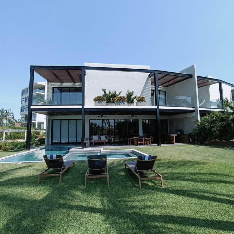 AVYRA - Acapulco de Juarez, Mexico