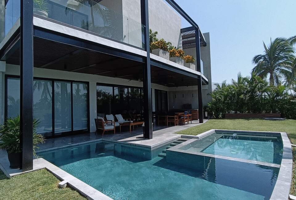 AVYRA - Acapulco de Juarez, Mexico